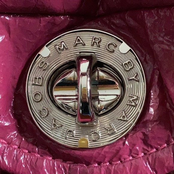 Marc by Marc Jacobs ,turn lock red purse. - Picture 6 of 15